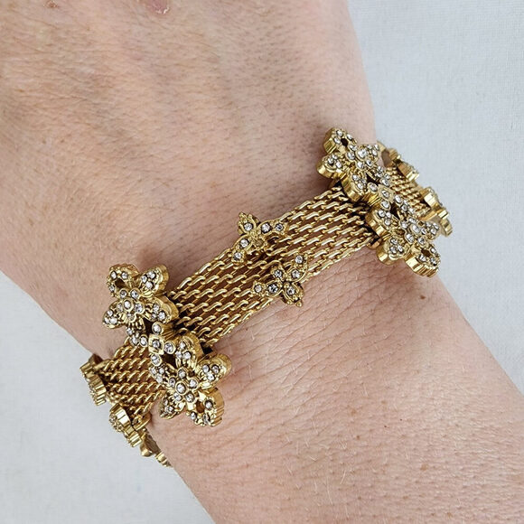 Cabi Bon Vivant Gold Flower Necklace & Bracelet - Picture 8 of 11